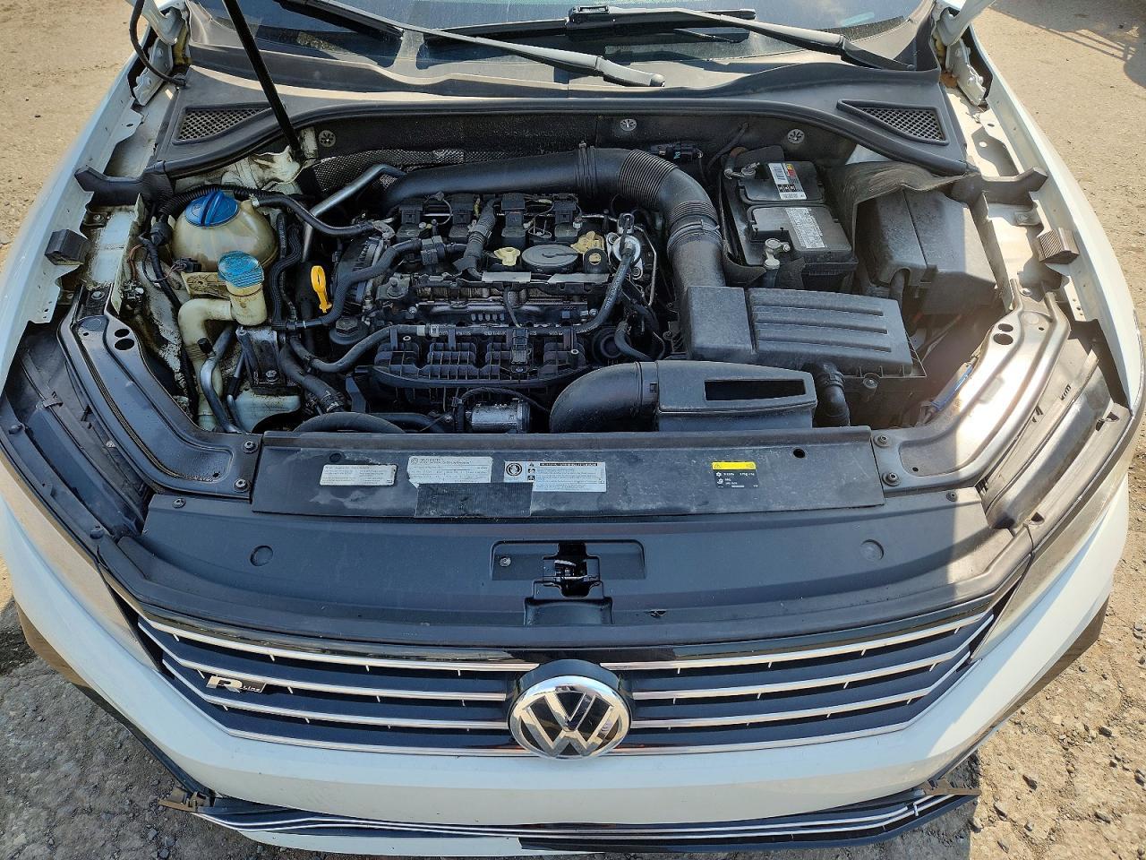 2016 Volkswagen Passat S - zdjęcie 11