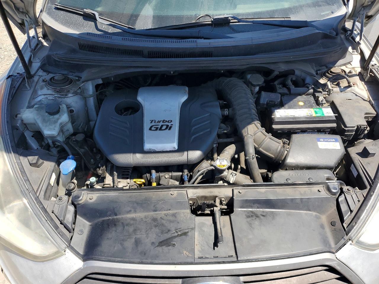 2016 Hyundai Veloster Turbo - zdjęcie 11