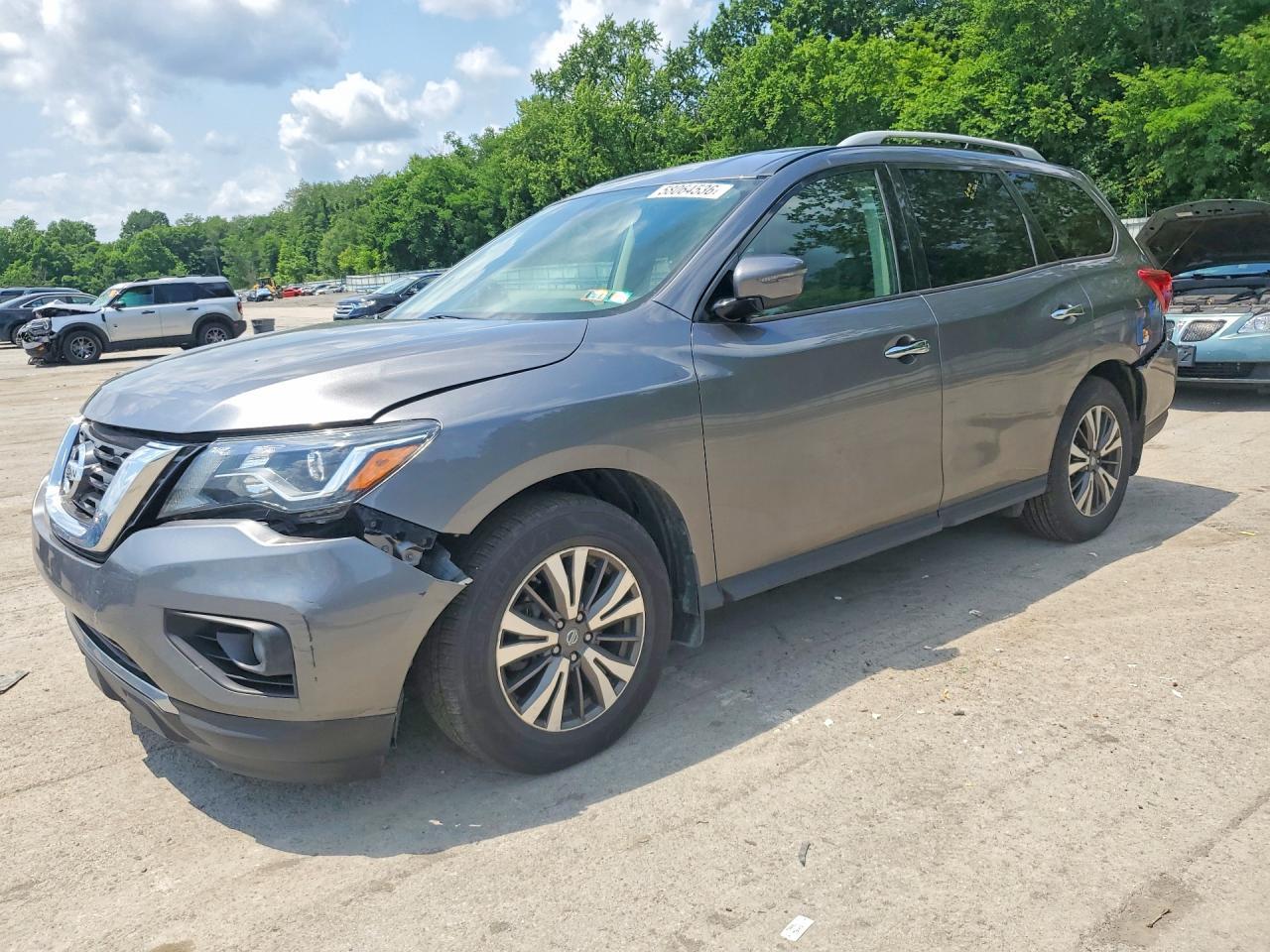 2017 Nissan Pathfinder - zdjęcie główne
