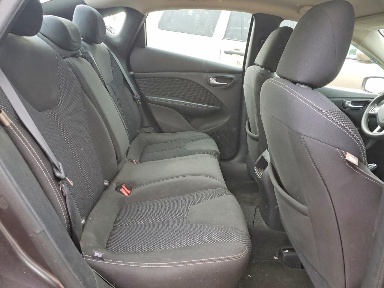 2016 Dodge Dart Sxt - zdjęcie 10