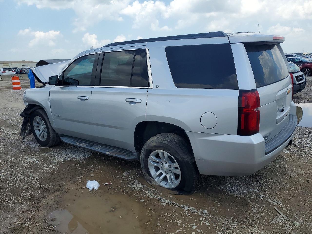 2020 Chevrolet Tahoe C1500 Lt - zdjęcie 2