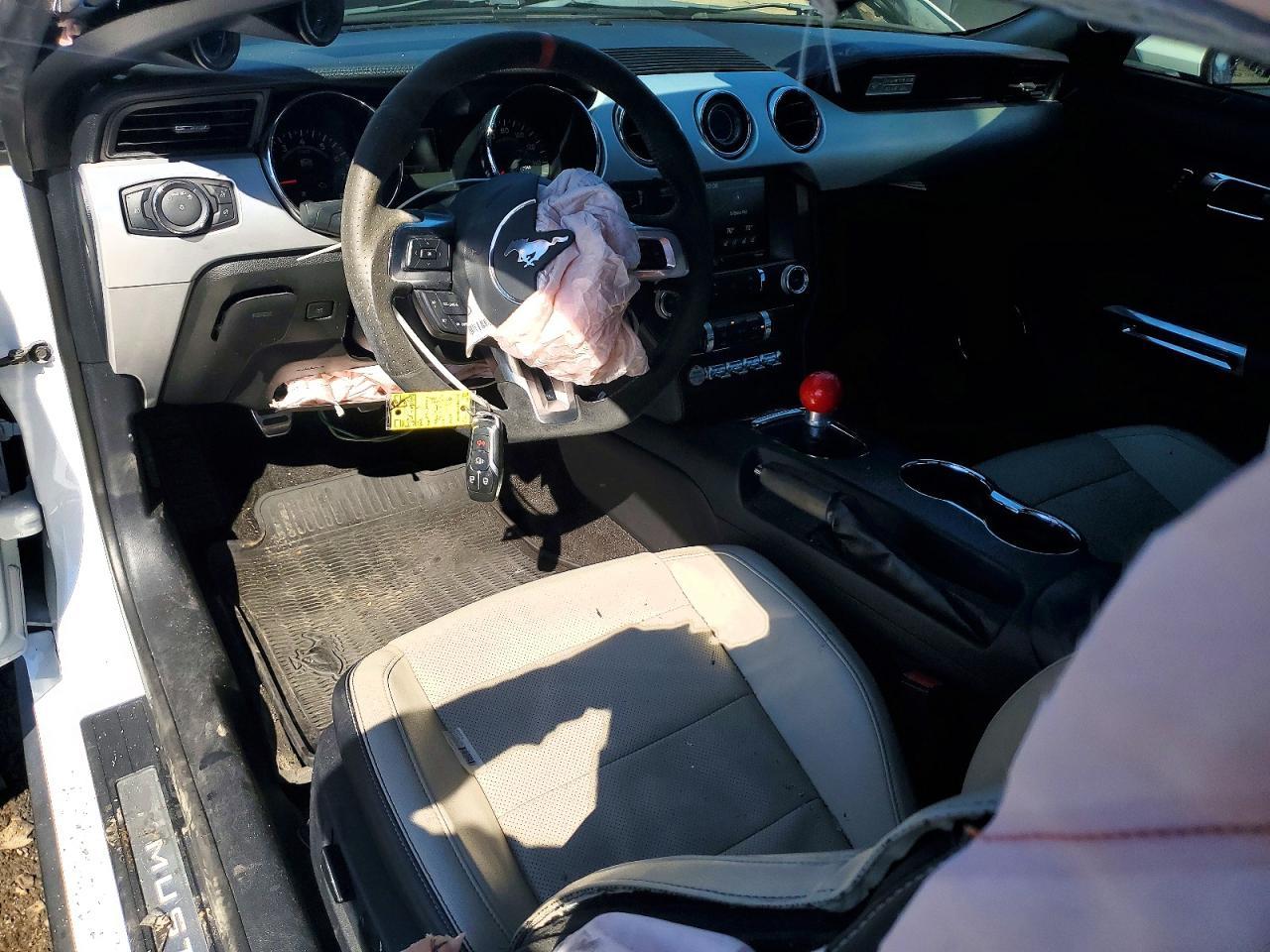 2015 Ford Mustang - zdjęcie 8