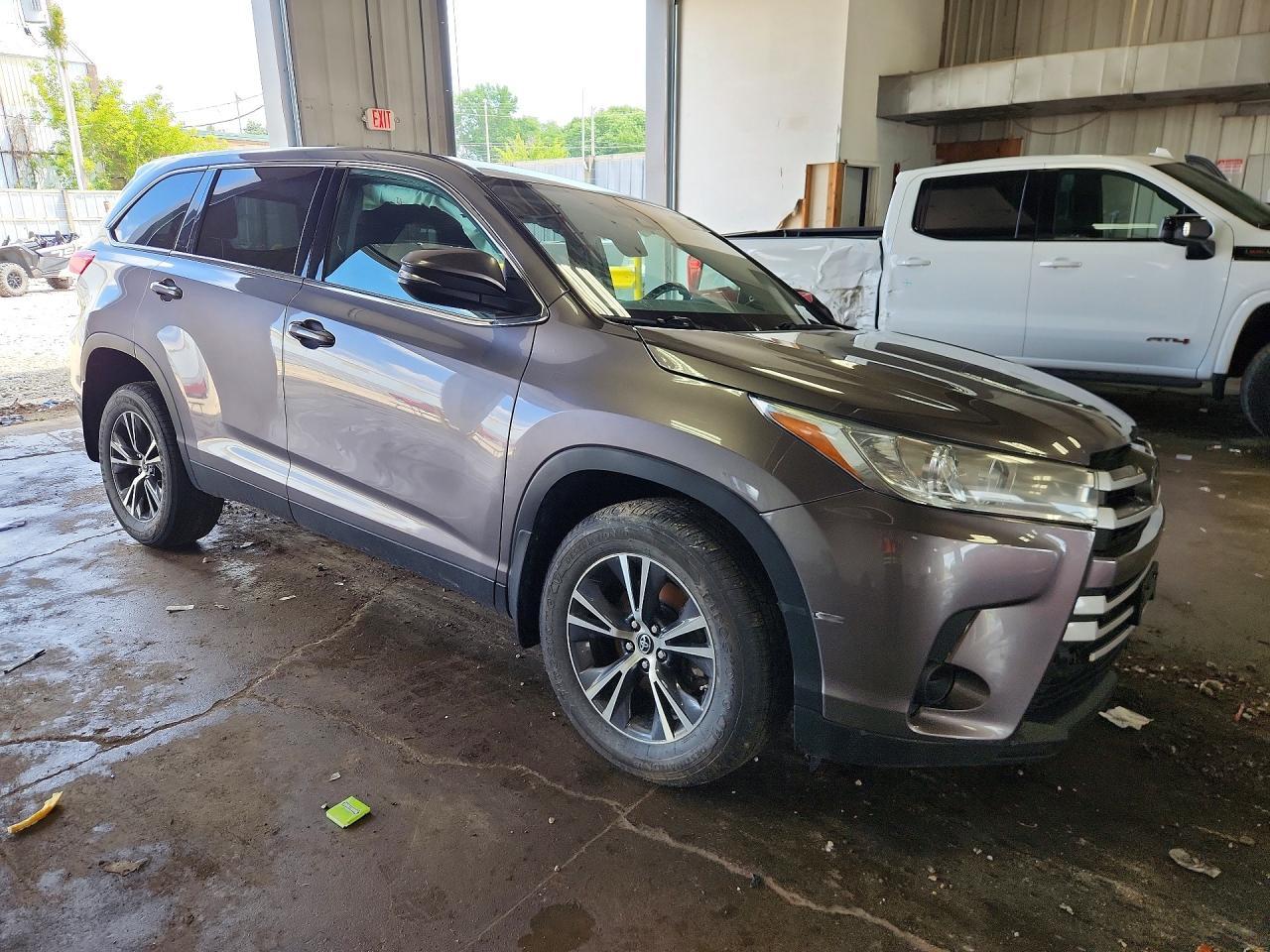 2019 Toyota Highlander Le - zdjęcie 4