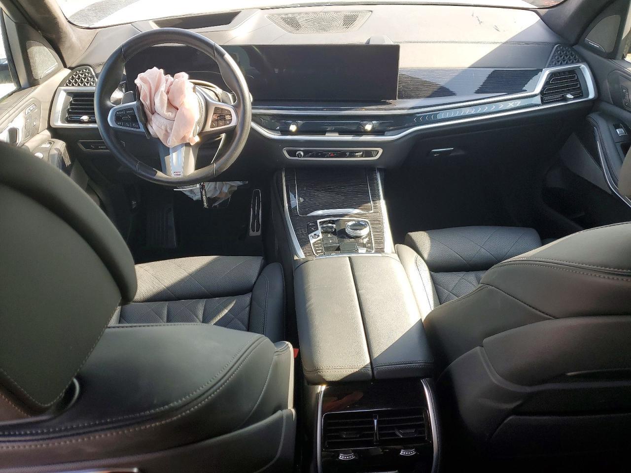 2025 BMW X7 xDrive40I - zdjęcie 8