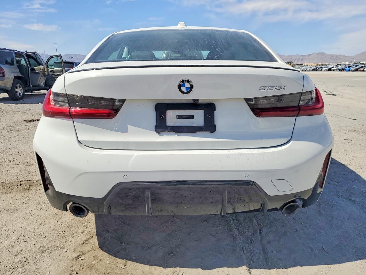 2024 BMW 330I - zdjęcie 6