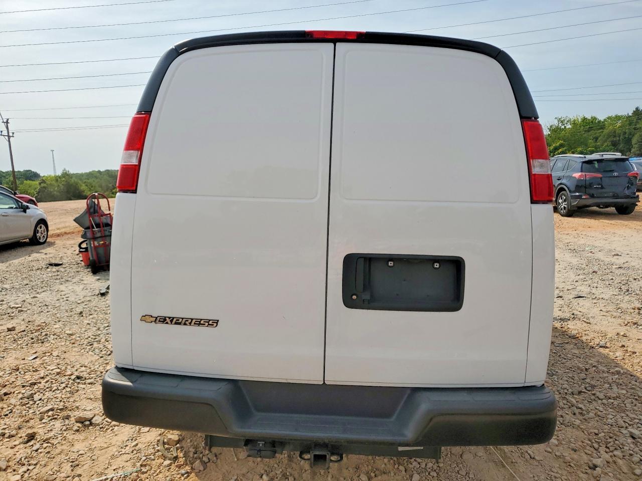 2023 Chevrolet Express G2500 - zdjęcie 6