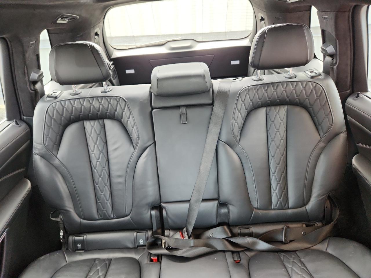 2021 BMW X7 xDrive40I - zdjęcie 10