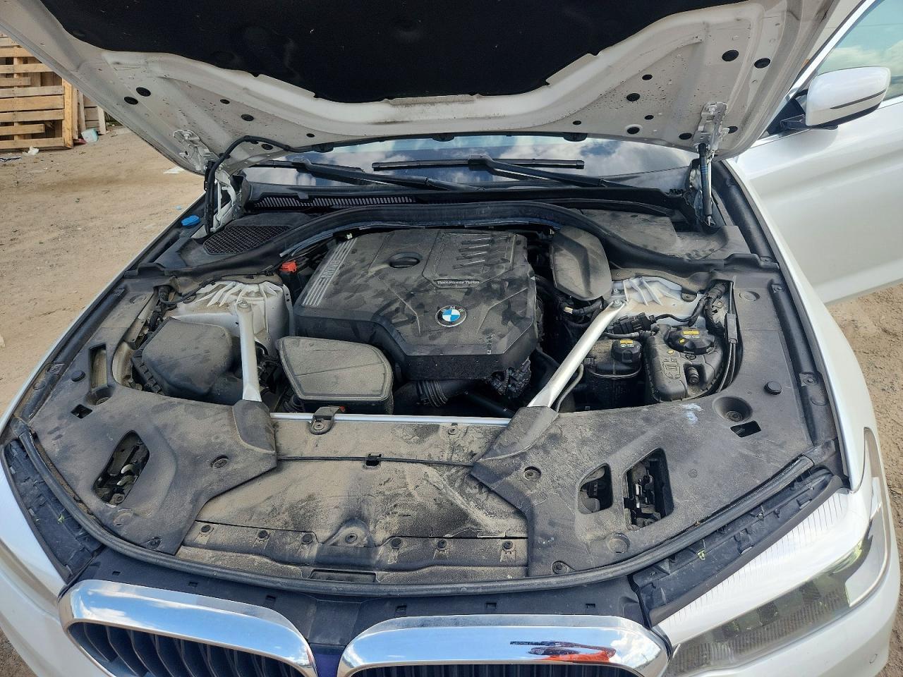 2020 BMW 530 Xi - zdjęcie 11
