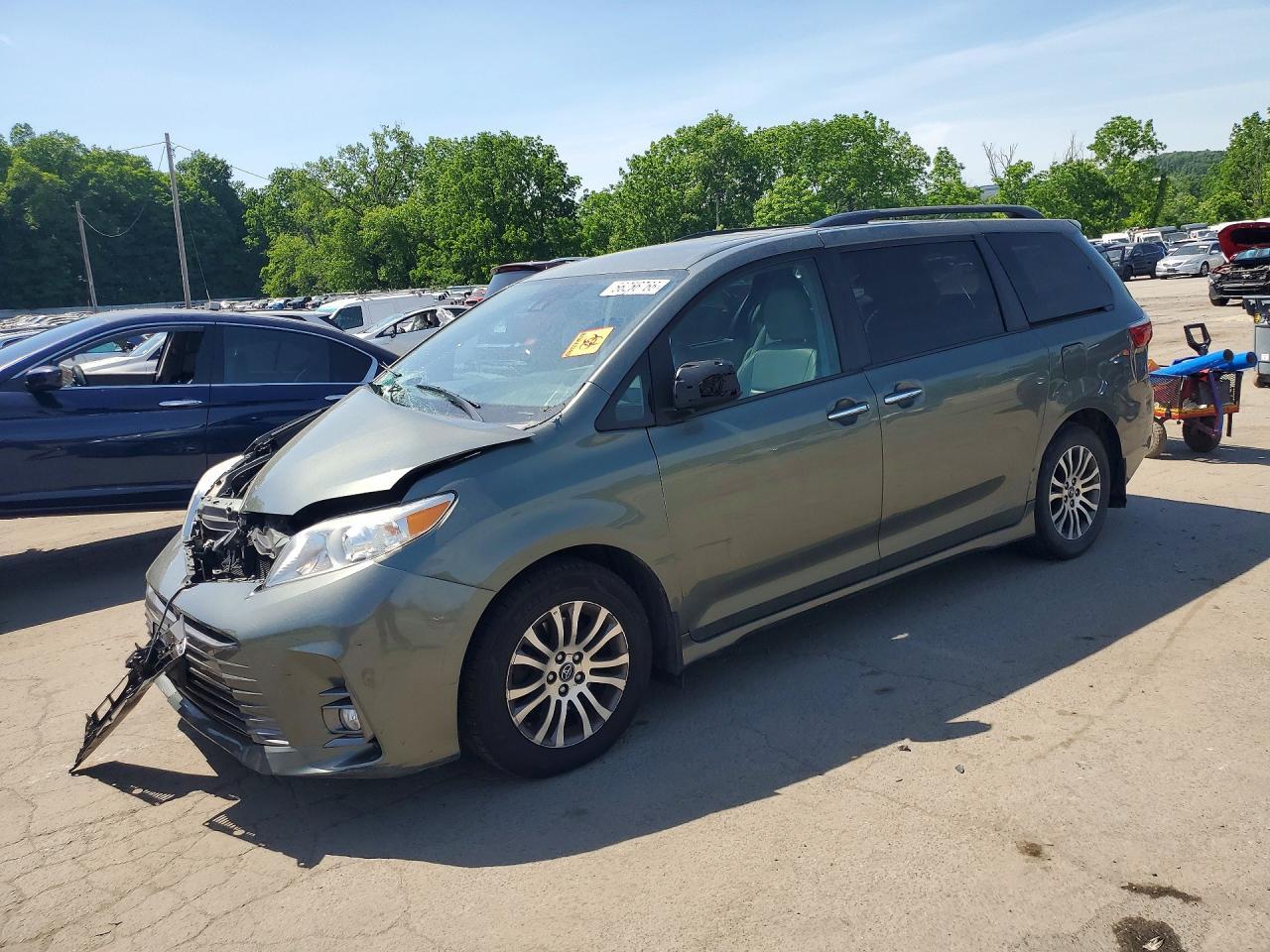 2018 Toyota Sienna Xle 8-Passenger - zdjęcie główne