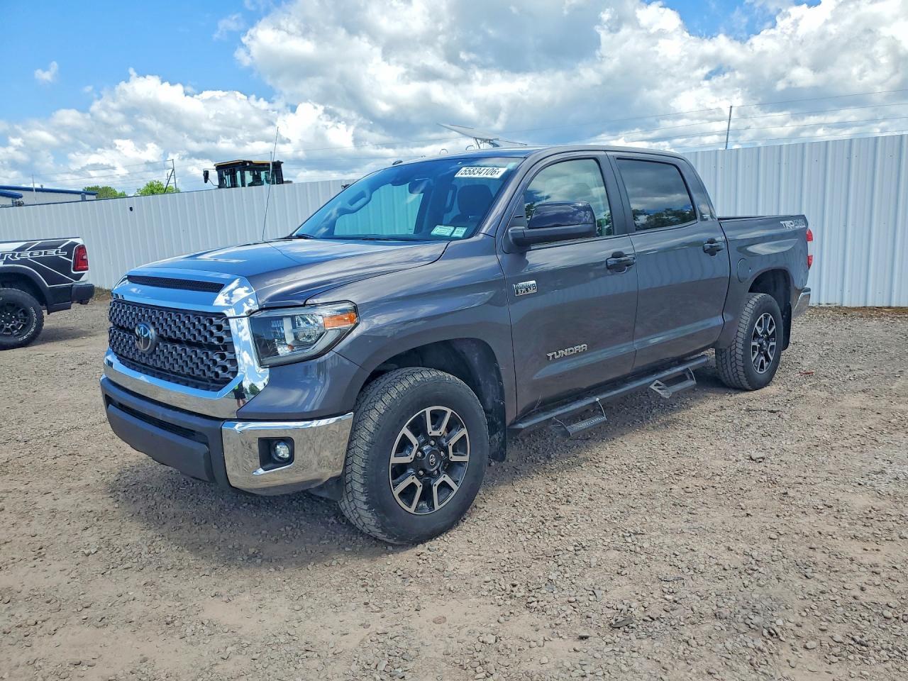 2018 Toyota Tundra Crewmax Sr5 - zdjęcie główne