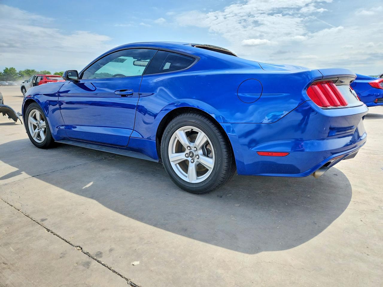 2017 Ford Mustang - zdjęcie 2