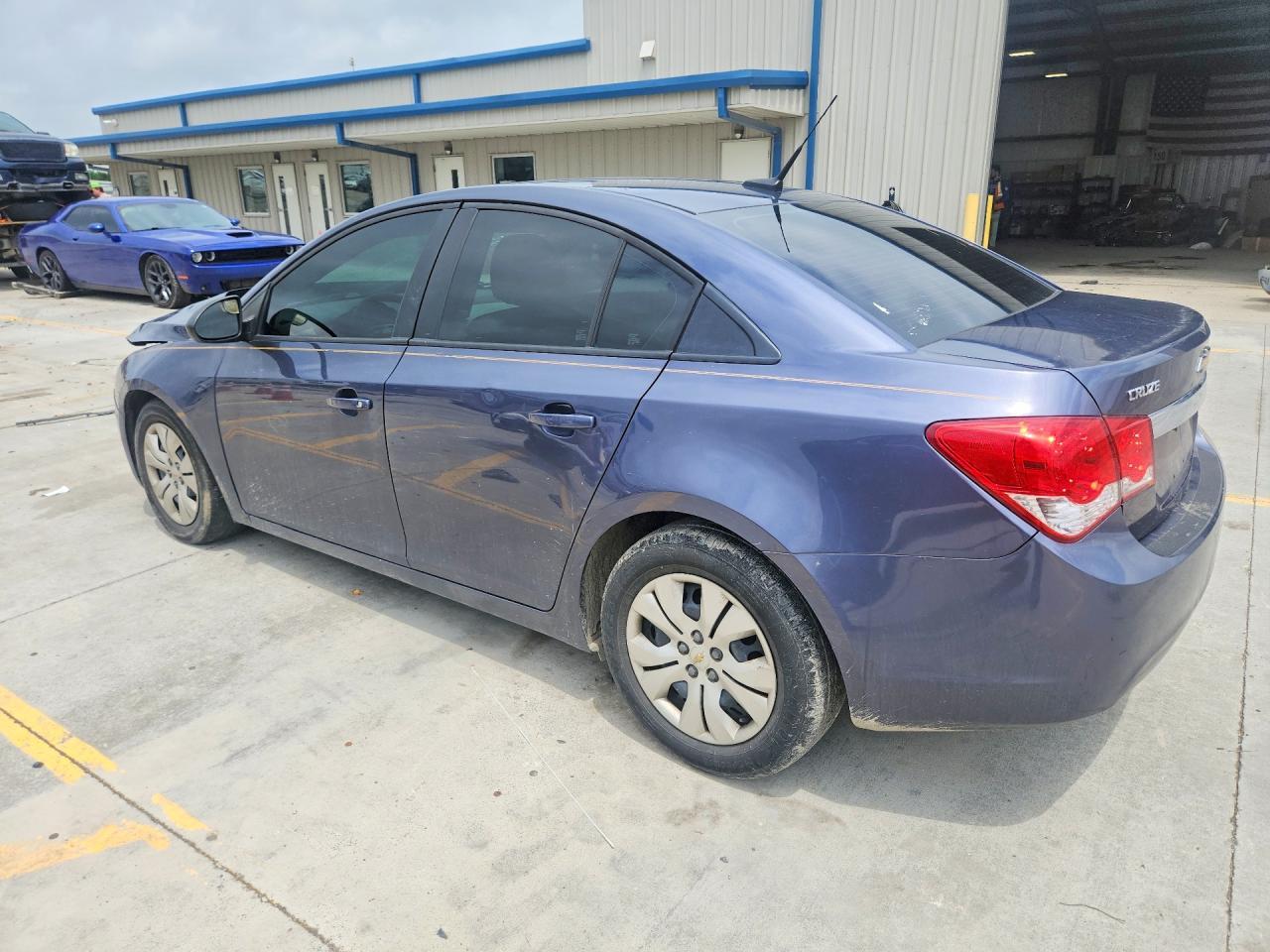 2013 Chevrolet Cruze Ls - zdjęcie 2
