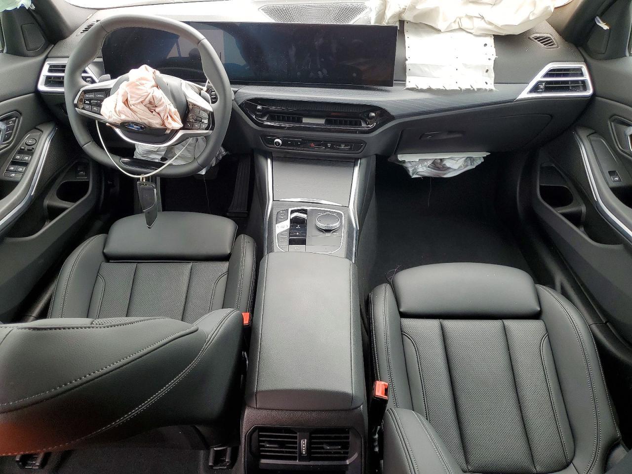 2025 BMW 330I - zdjęcie 8