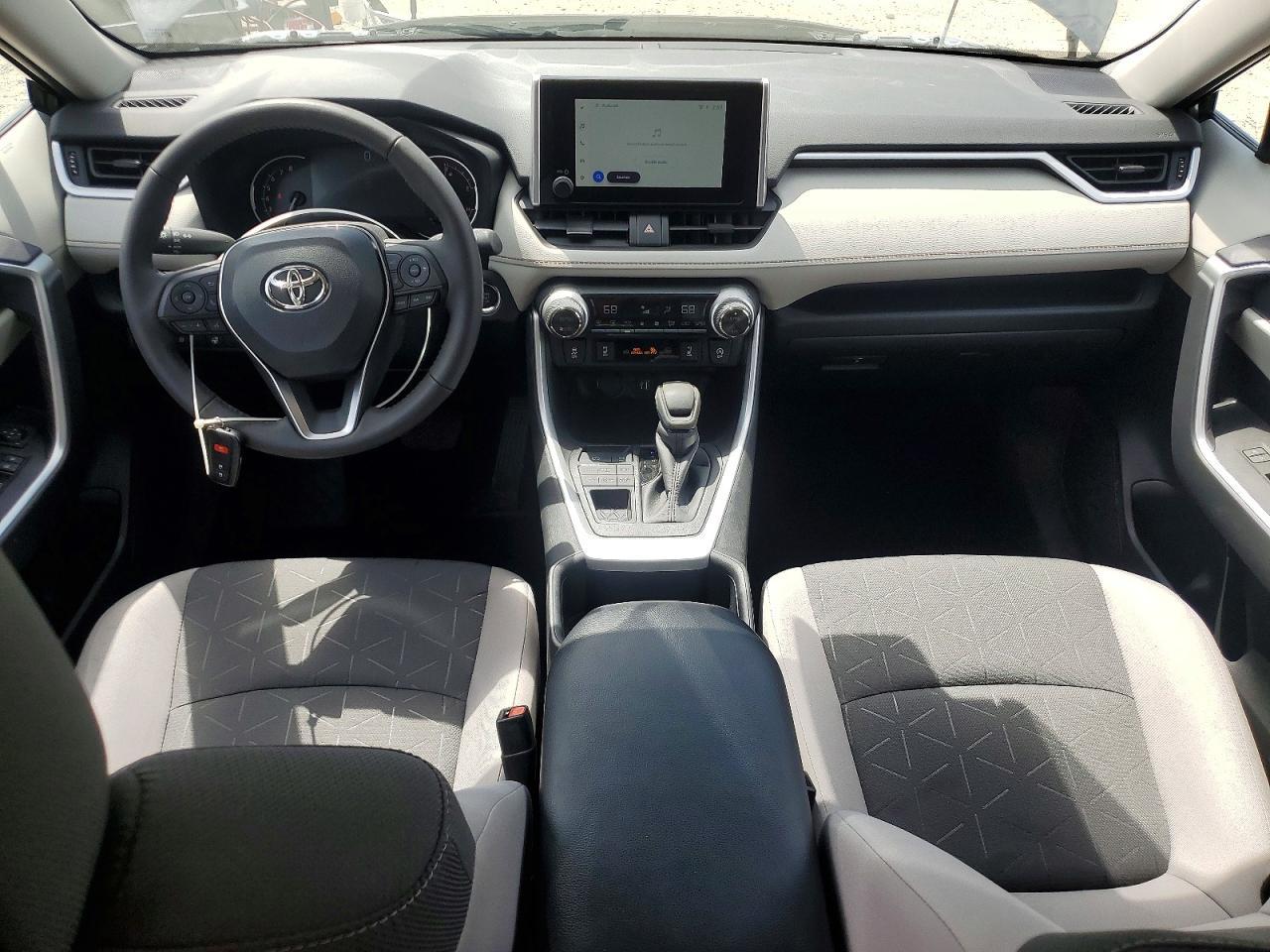 2025 Toyota Rav4 Xle - zdjęcie 8
