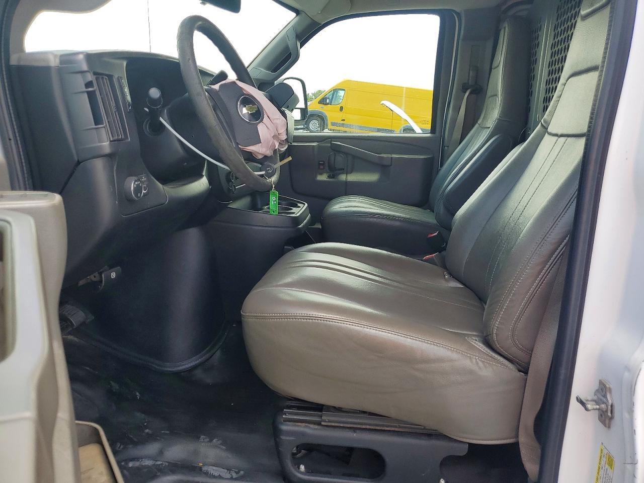 2017 Chevrolet Express G2500 - zdjęcie 7