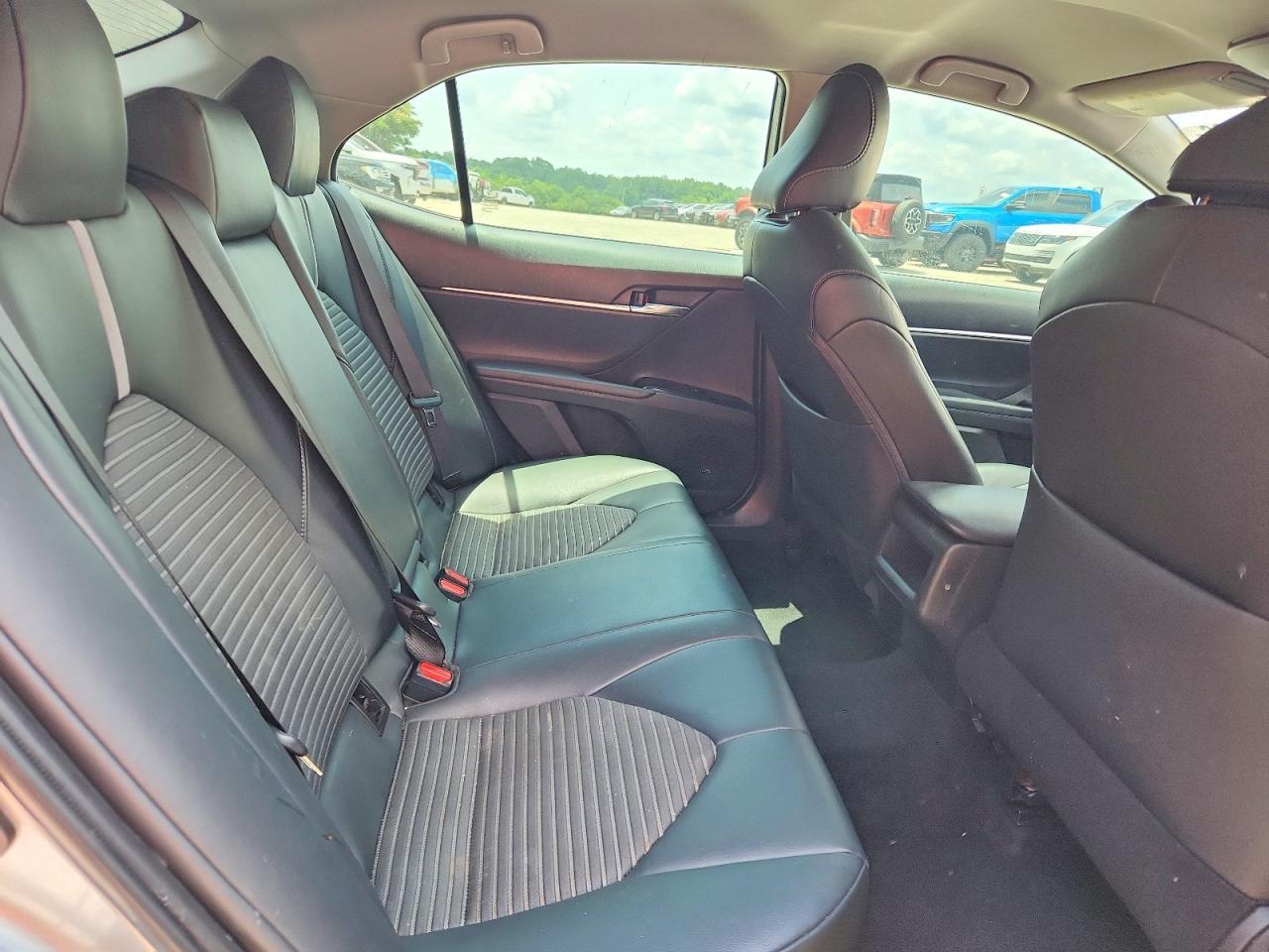 2019 Toyota Camry Se - zdjęcie 8