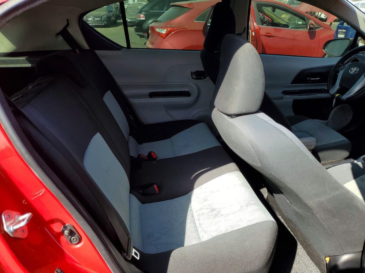 2014 Toyota Prius C Three - zdjęcie 10