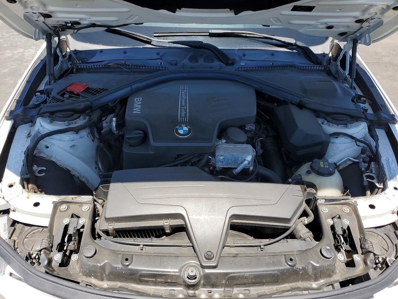 2015 BMW 320 I - zdjęcie 11