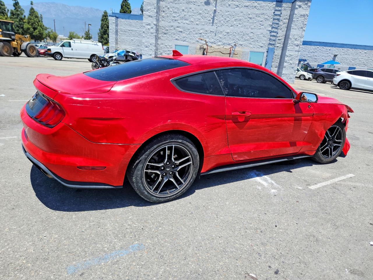 2023 Ford Mustang - zdjęcie 3