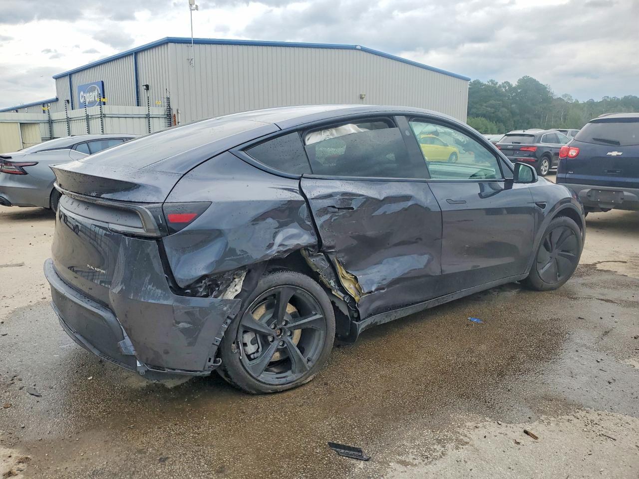 2026 Tesla Model Y - zdjęcie 3