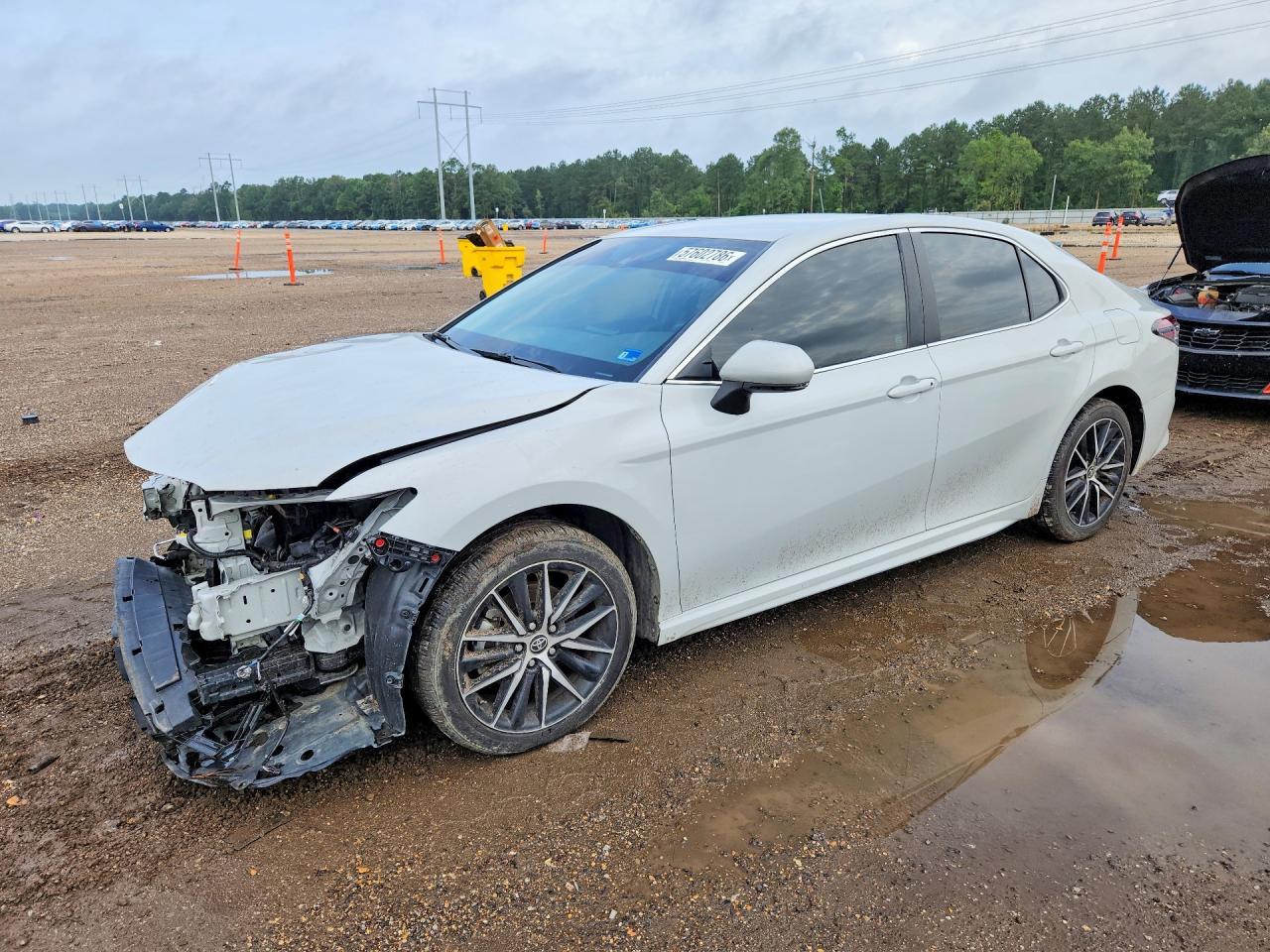 2024 Toyota Camry Se - zdjęcie główne