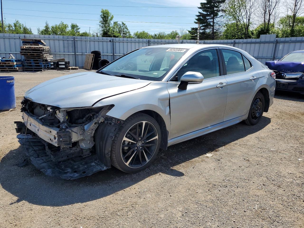 2022 Toyota Camry Se - zdjęcie główne