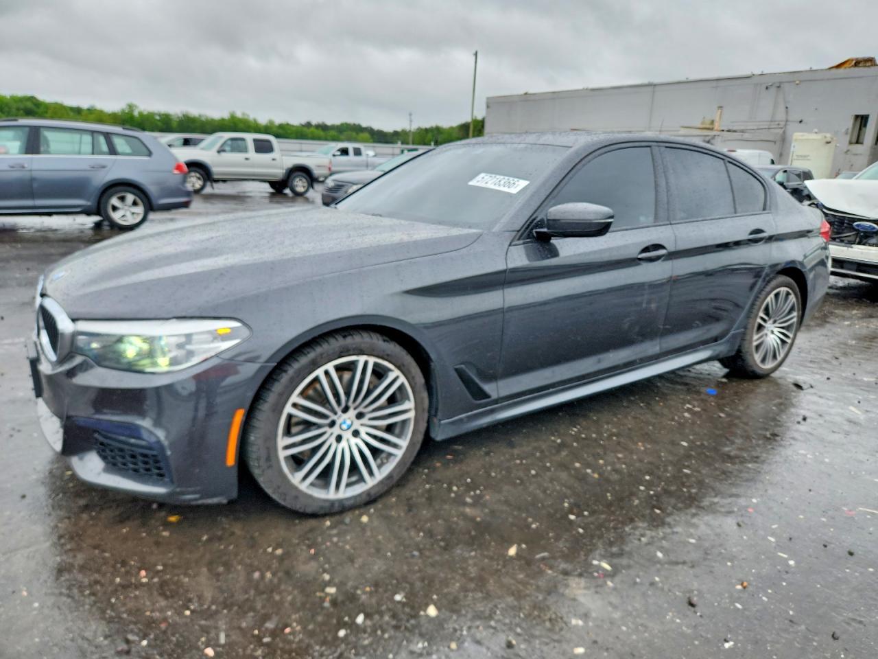 2020 BMW Seria 5 540i - zdjęcie główne