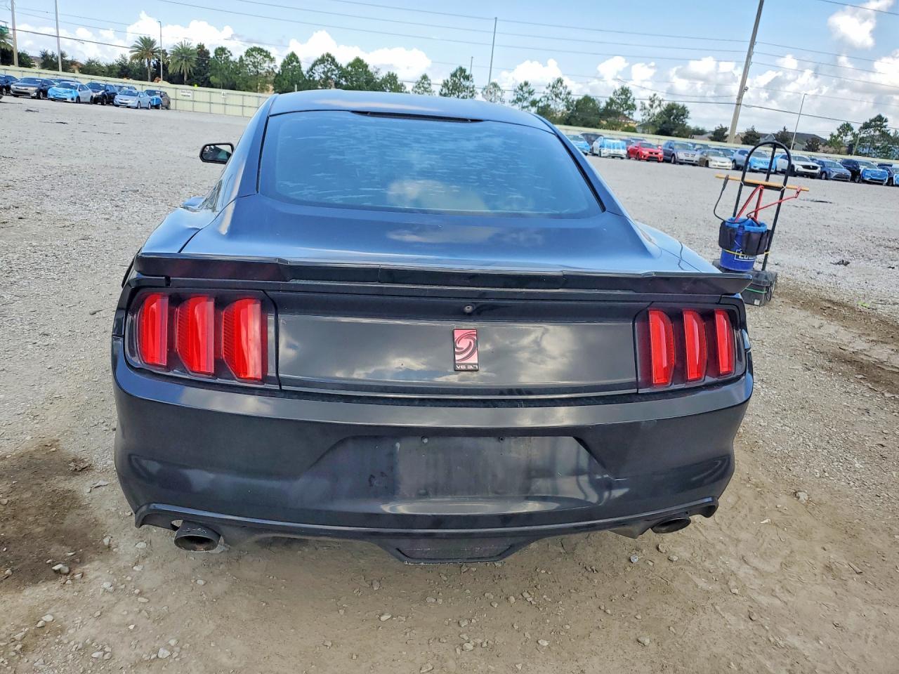 2015 Ford Mustang - zdjęcie 6