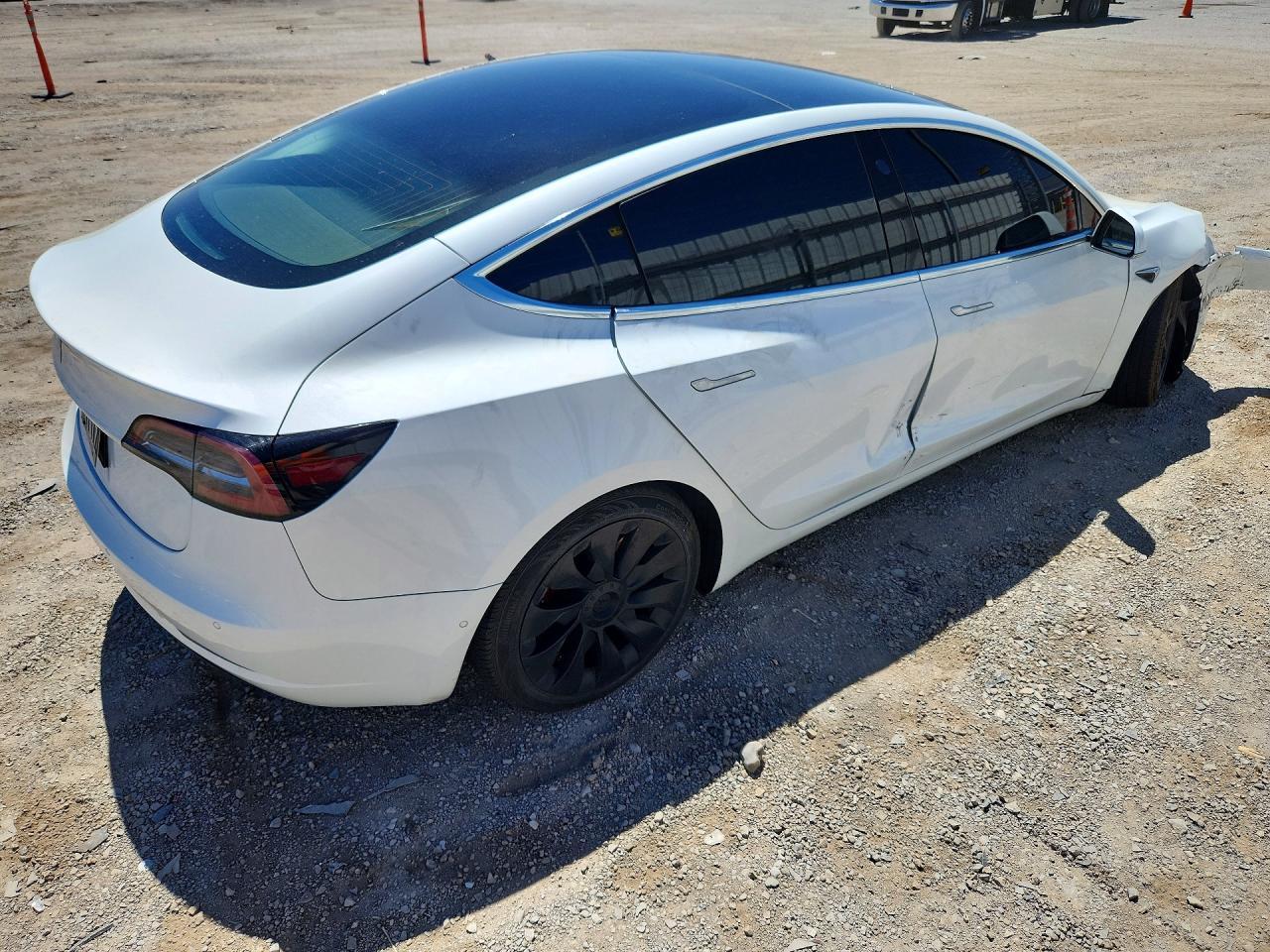 2019 Tesla Model 3 - zdjęcie 3