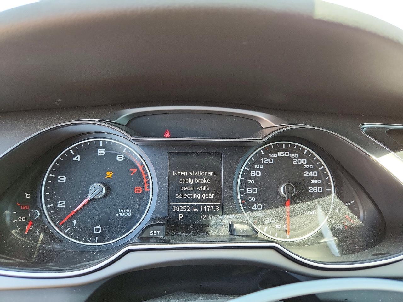 2014 Audi A4 Premium - zdjęcie 9