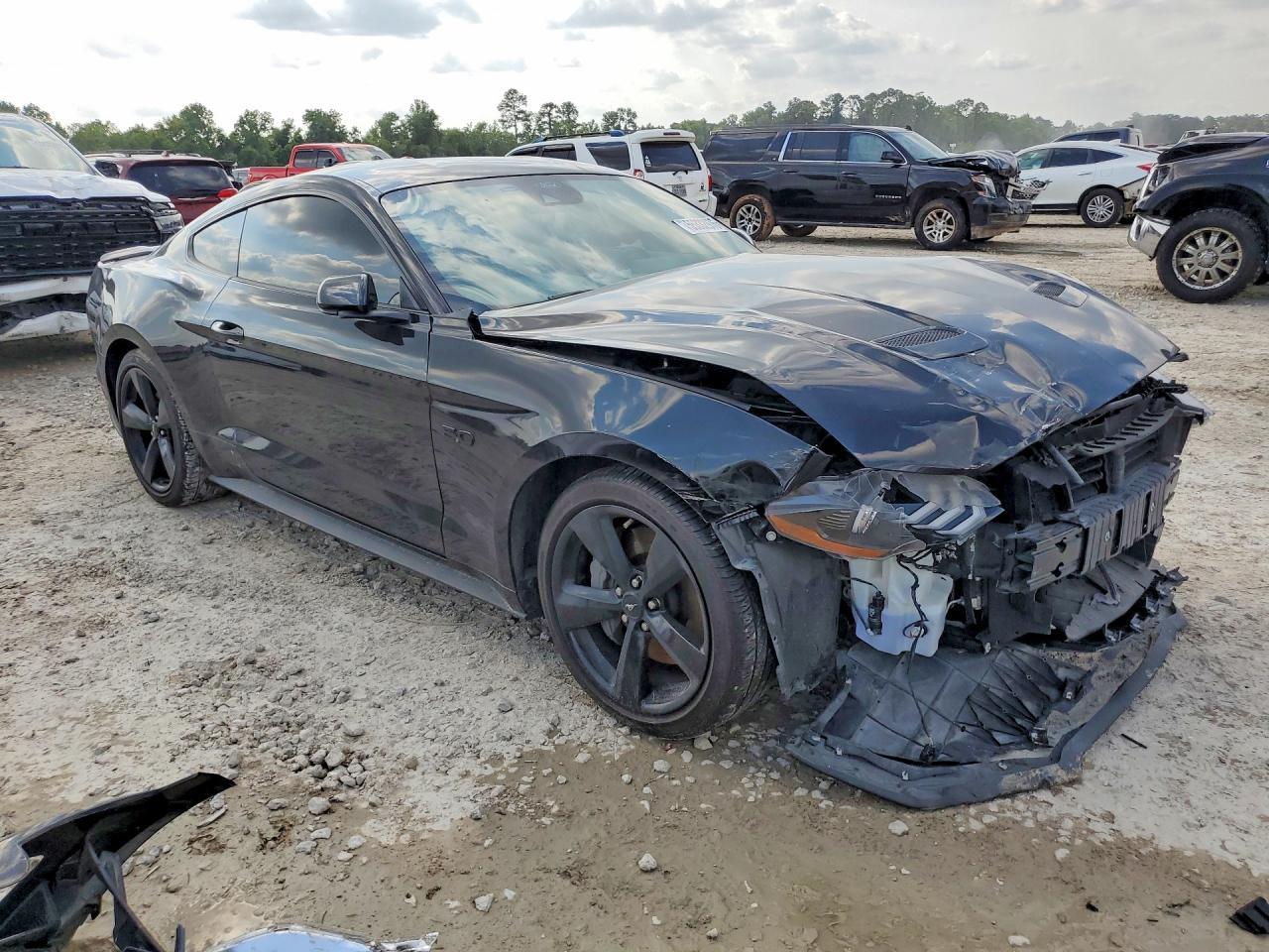 2021 Ford Mustang Gt - zdjęcie 4