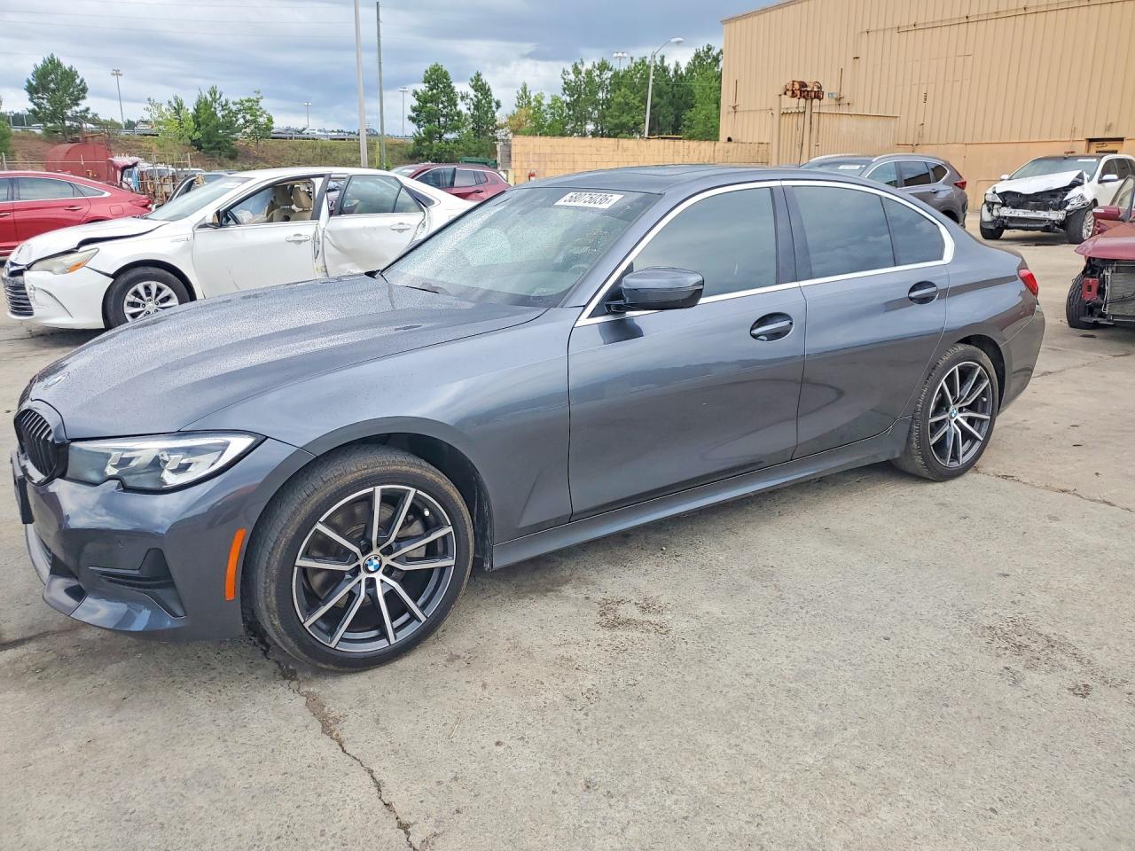 2020 BMW 330I - zdjęcie główne
