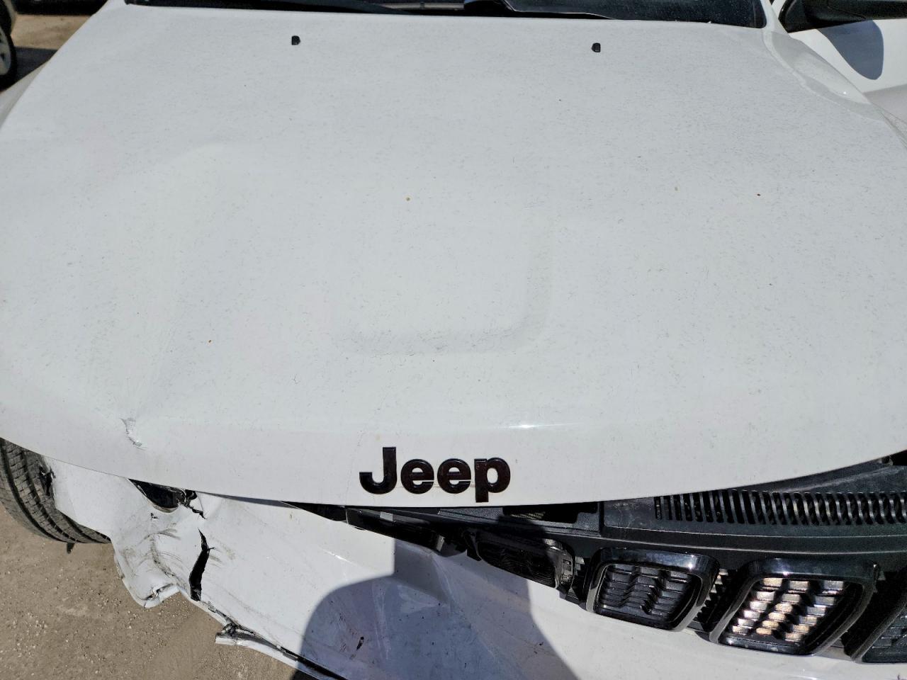 2021 Jeep Grand Cherokee Laredo - zdjęcie 11