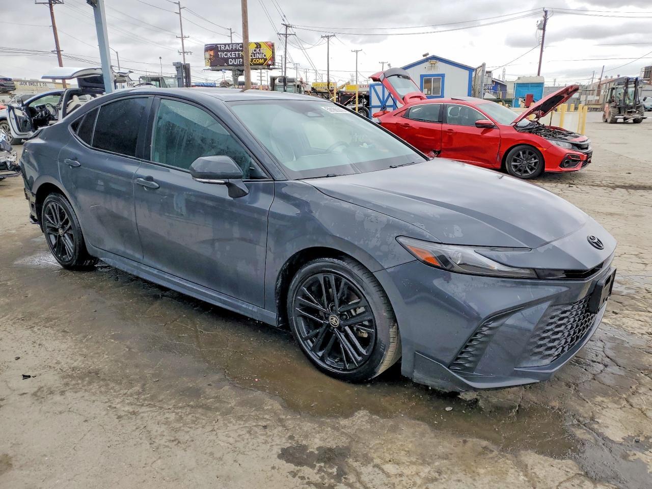 2025 Toyota Camry Se - zdjęcie 4