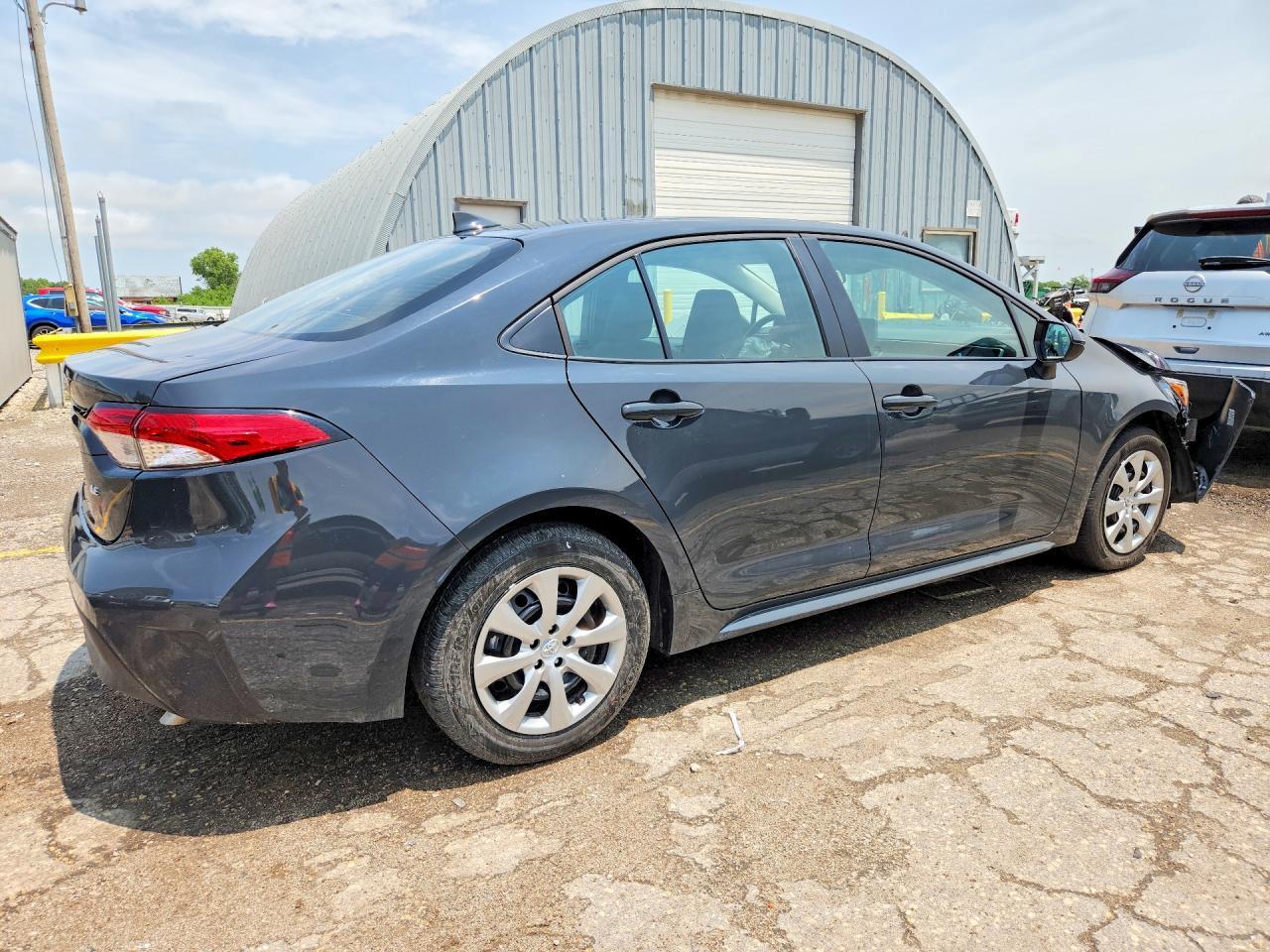 2026 Toyota Corolla Le - zdjęcie 3