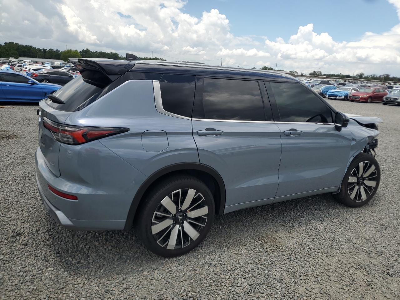 2026 Mitsubishi Outlander Sel - zdjęcie 3
