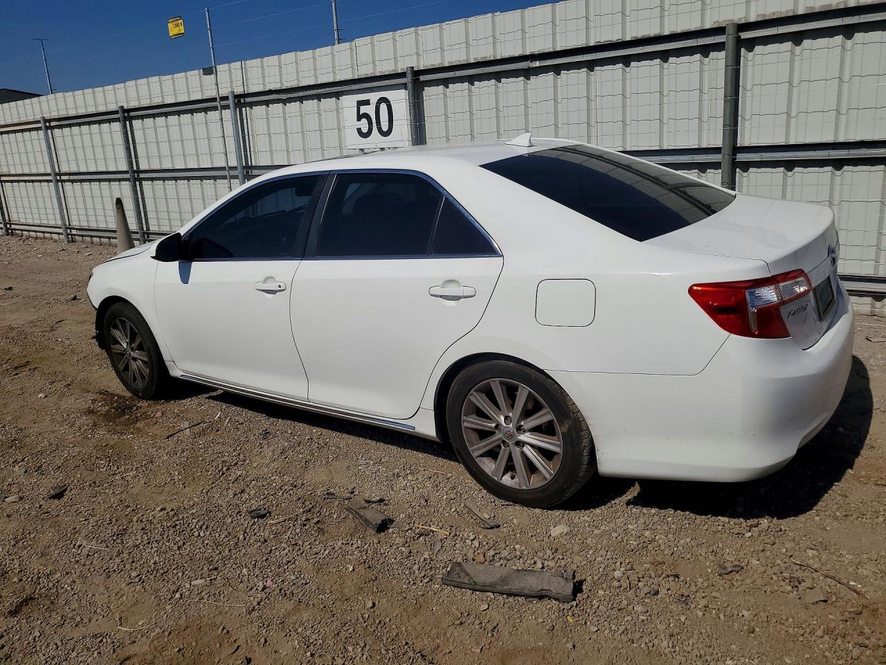 2014 Toyota Camry Xle V6 - zdjęcie 2