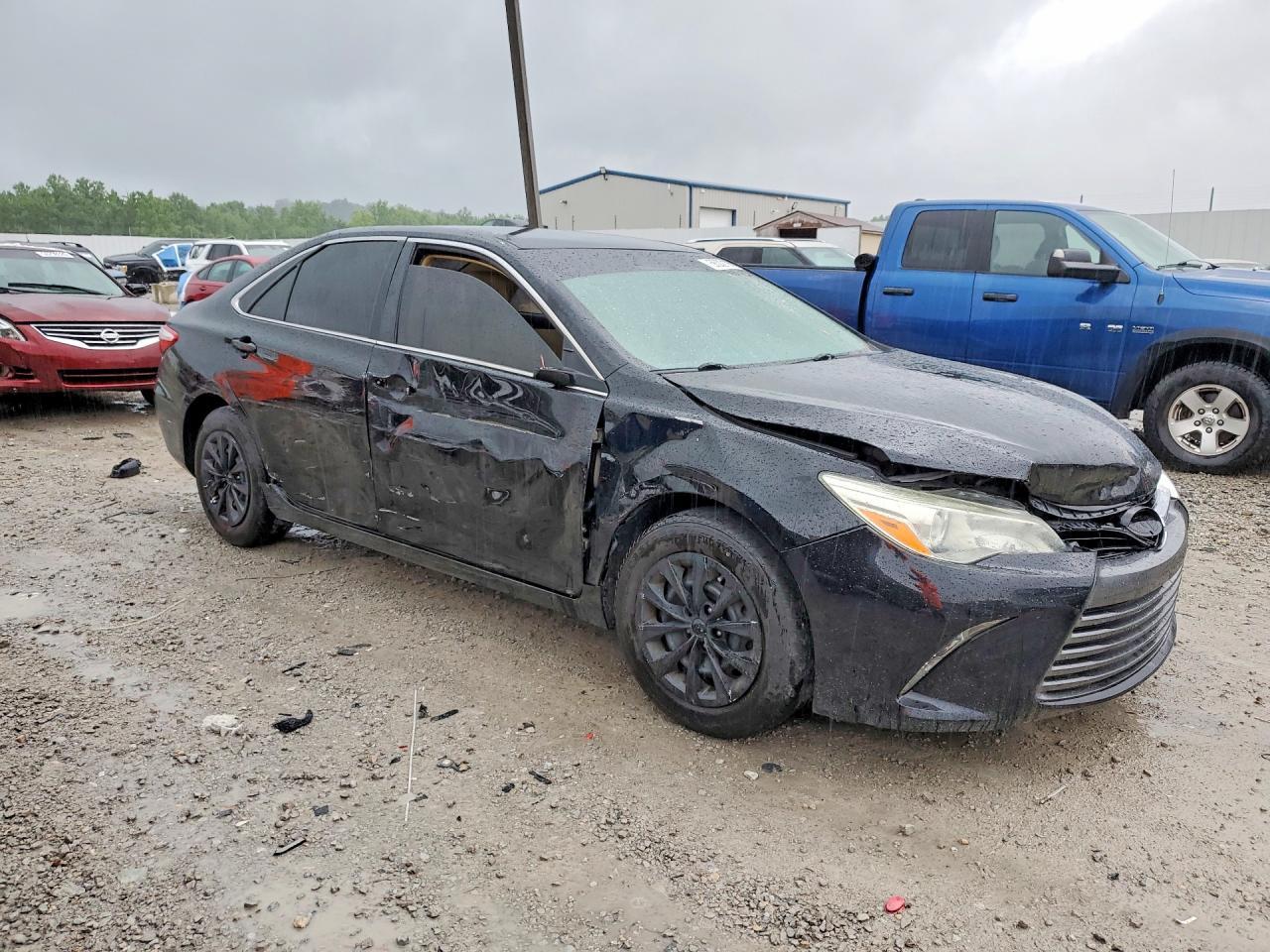 2015 Toyota Camry Le - zdjęcie 4