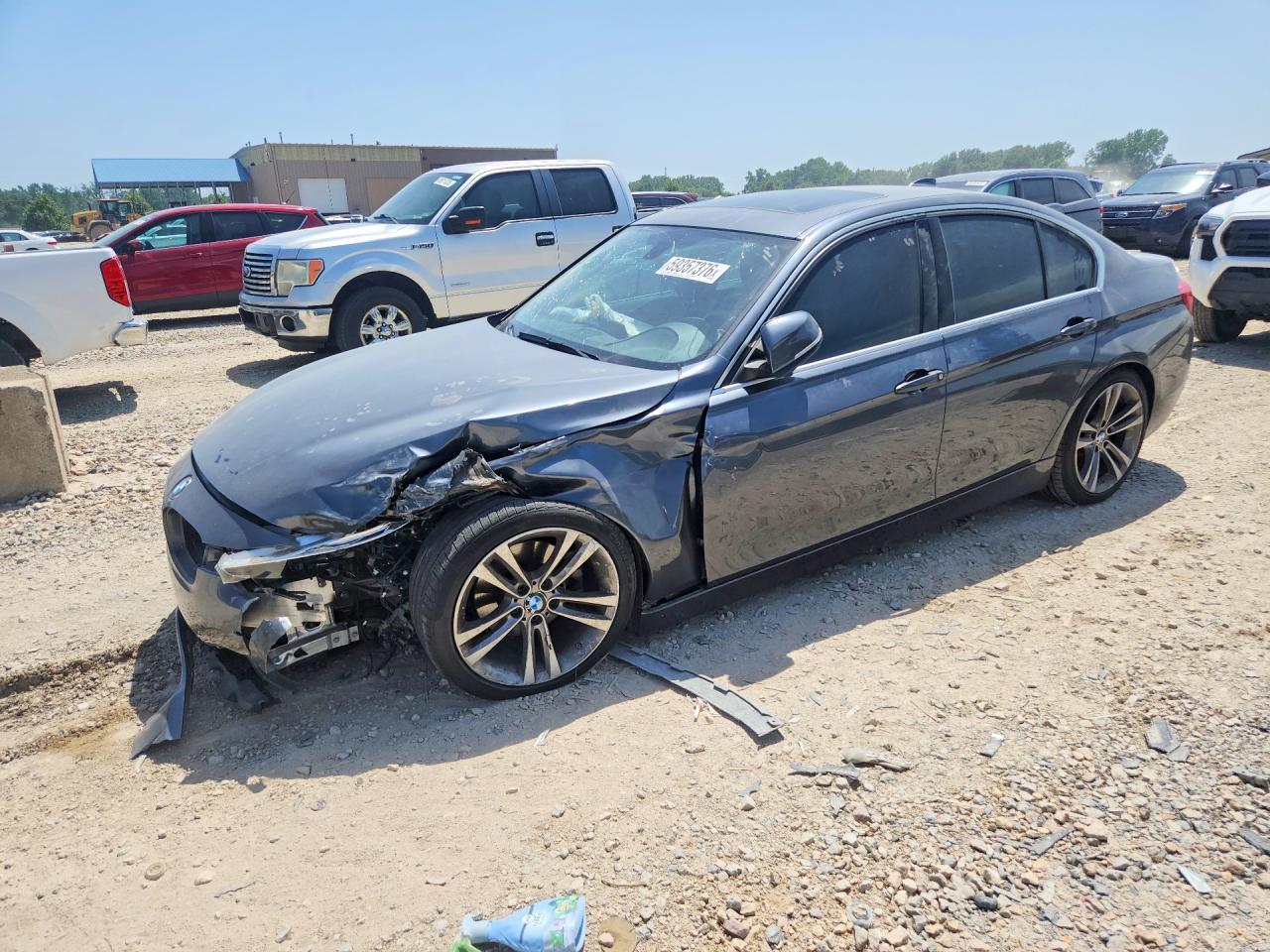 2018 BMW 330 Xi - zdjęcie główne