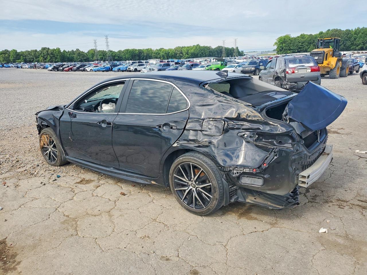 2024 Toyota Camry Se - zdjęcie 2