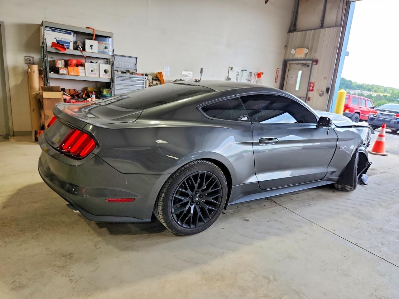 2017 Ford Mustang Gt - zdjęcie 3