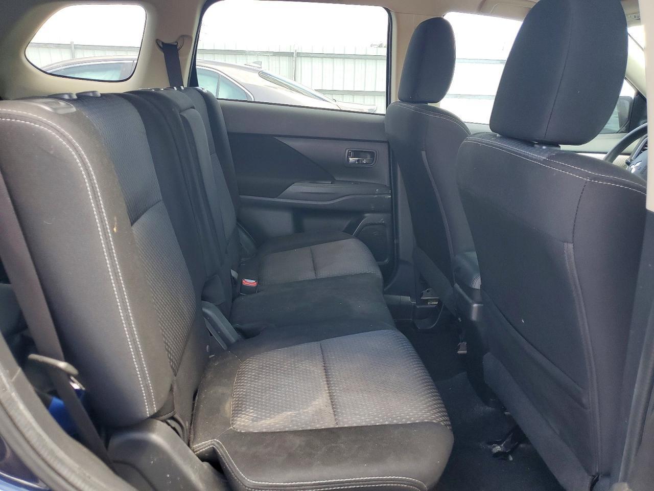 2018 Mitsubishi Outlander Es - zdjęcie 11