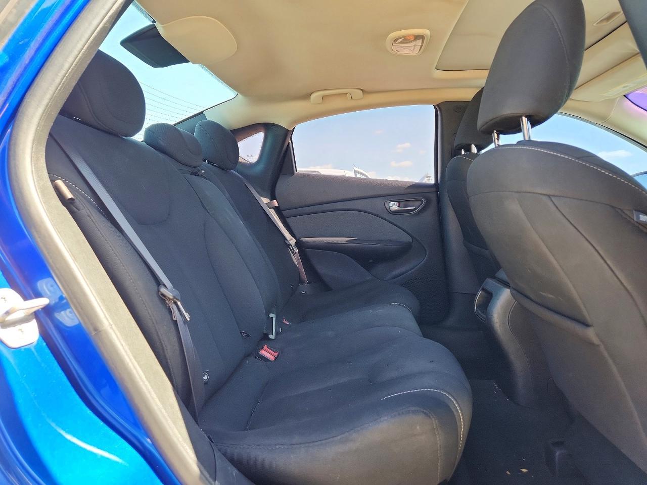 2013 Dodge Dart Sxt - zdjęcie 10