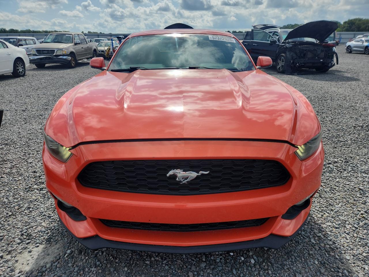 2015 Ford Mustang - zdjęcie 5