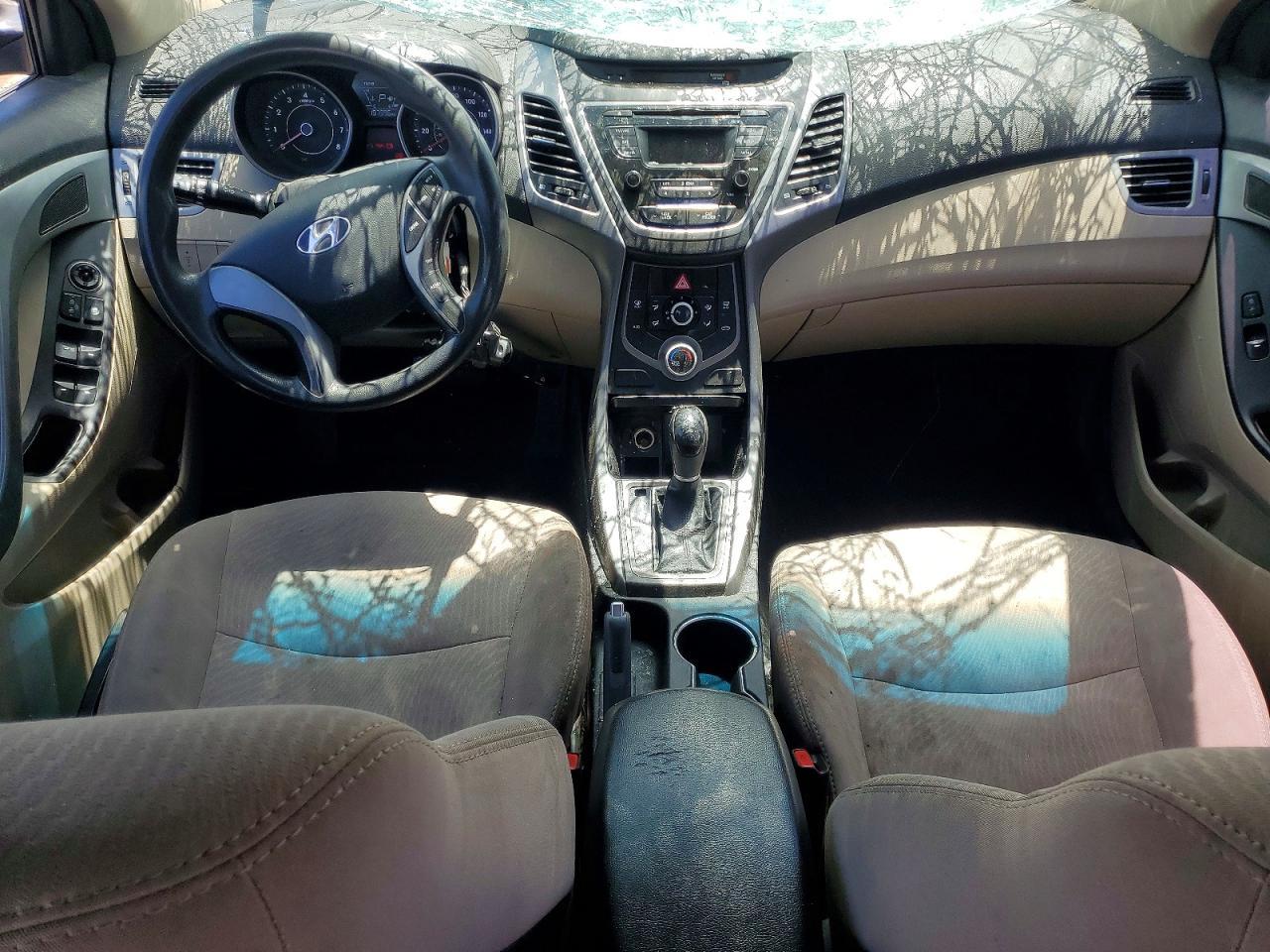 2016 Hyundai Elantra - zdjęcie 8