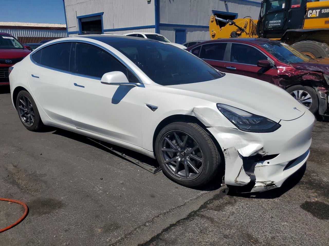 2020 Tesla Model 3 - zdjęcie 4