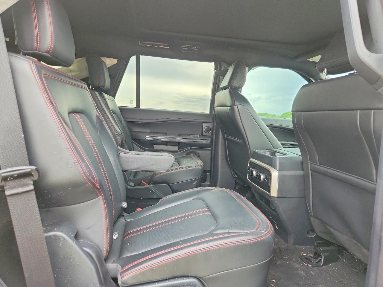2024 Ford Expedition Limited - zdjęcie 11