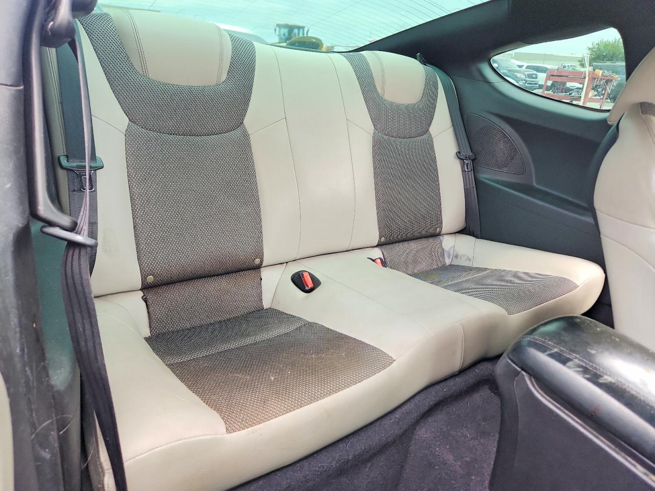 2015 Hyundai Genesis Coupe 3.8L - zdjęcie 10