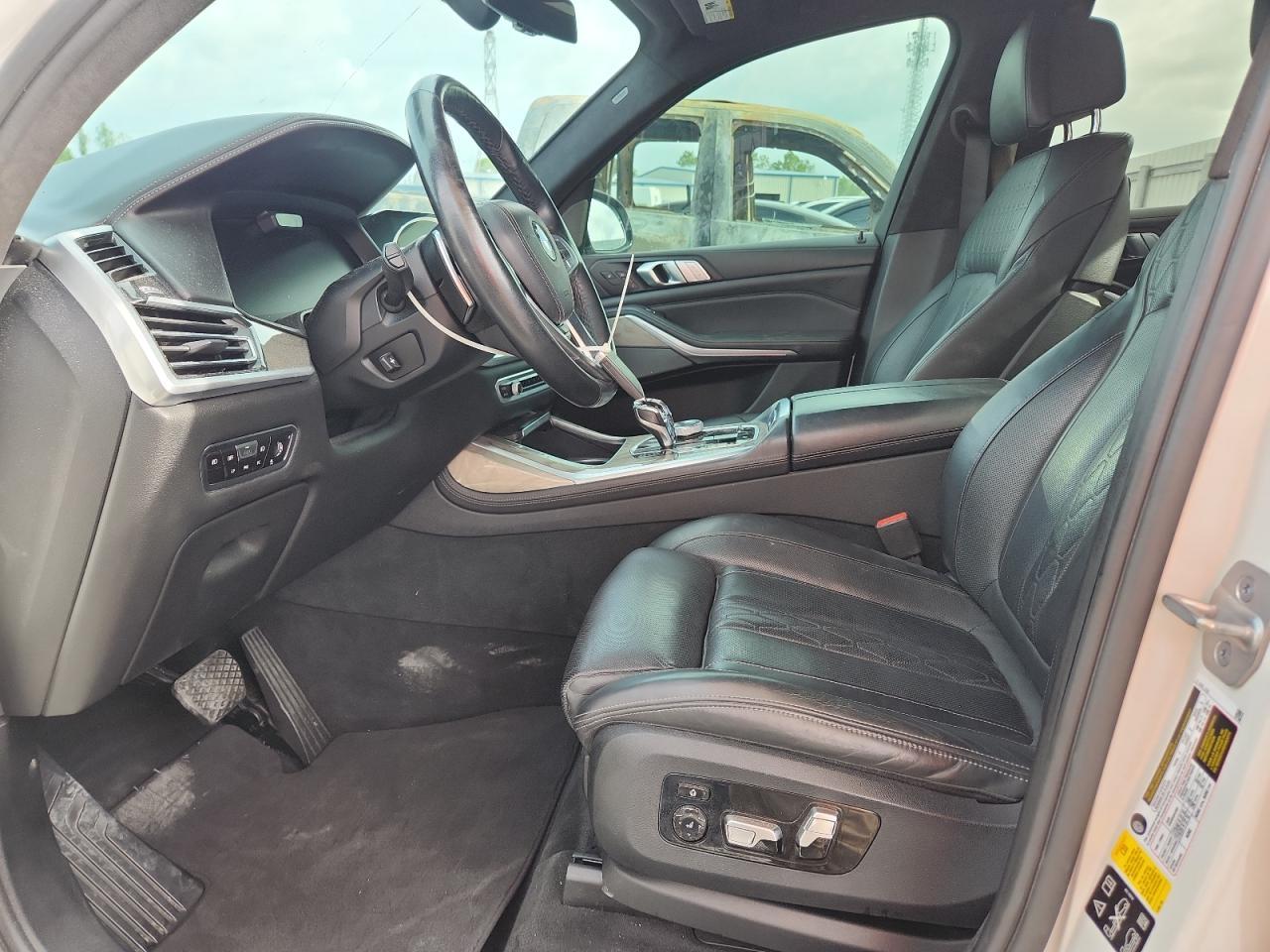 2021 BMW X7 xDrive40I - zdjęcie 7
