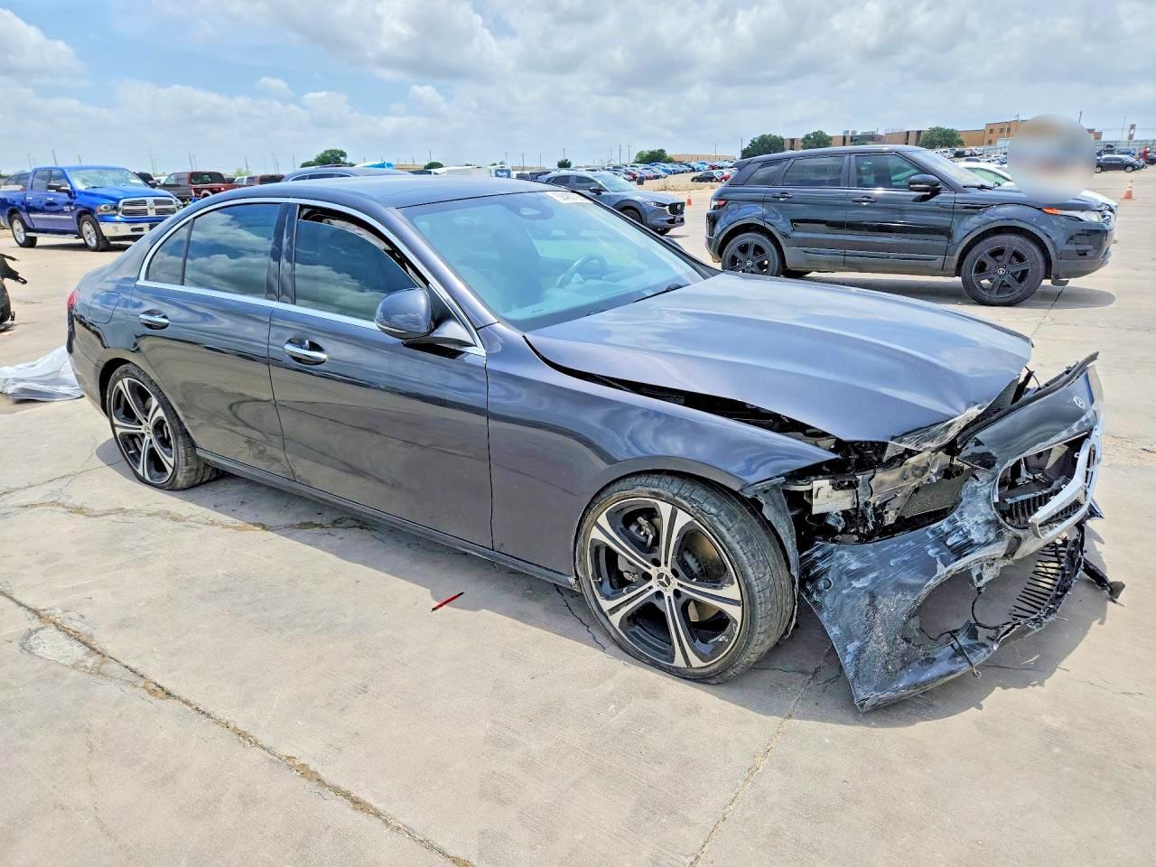 2025 Mercedes-Benz C 300 - zdjęcie 4